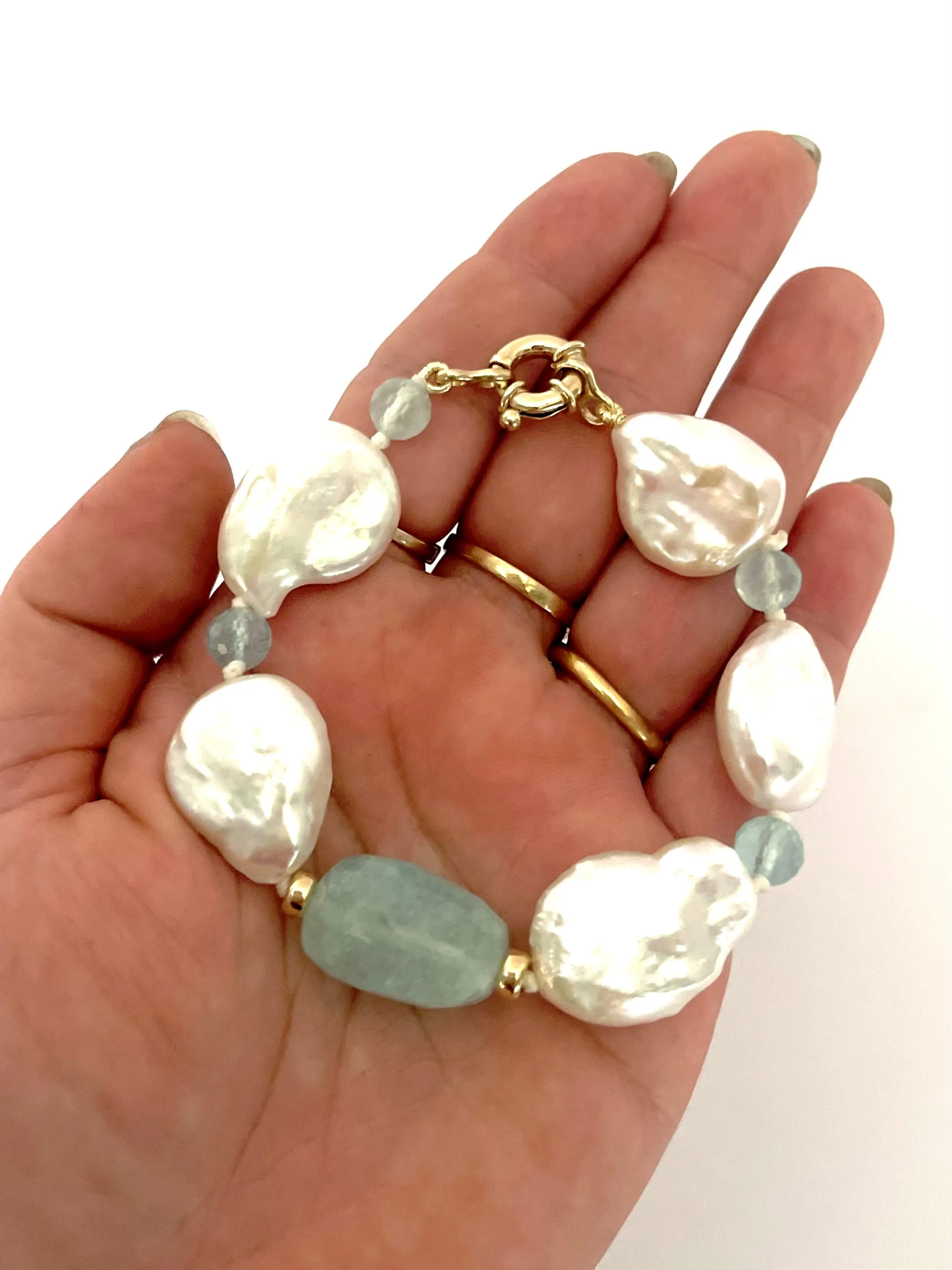 9ct Aqua Pearl bracelet