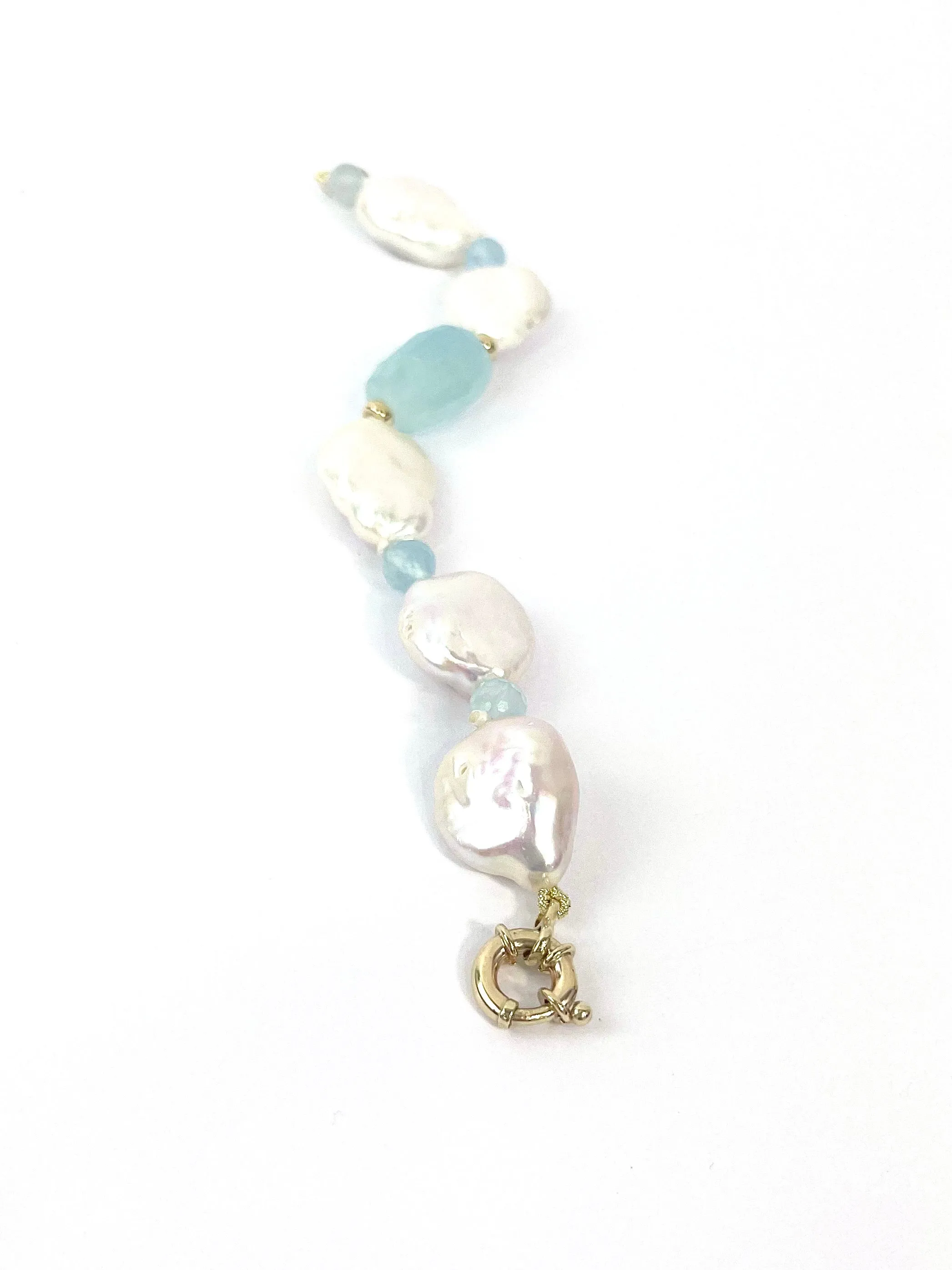 9ct Aqua Pearl bracelet